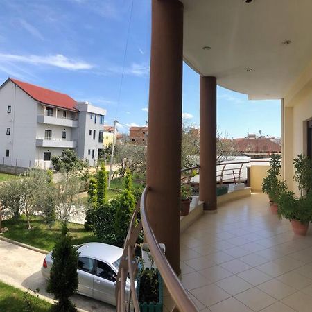 Villa Uklala Kamez Bagian luar foto