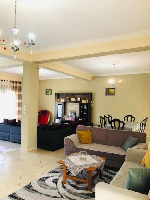 Villa Uklala Kamez Bagian luar foto