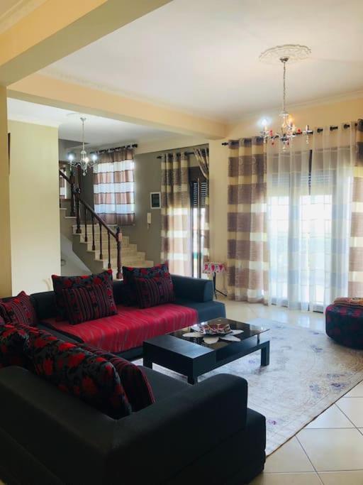 Villa Uklala Kamez Bagian luar foto